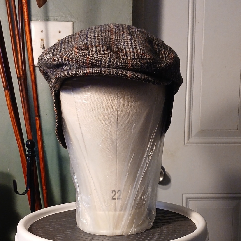 Pedigree Men's Newsboy Stylish Plaid Wool Cap